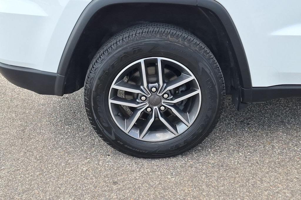Thumbnail: 2020 Jeep Grand Cherokee - 8