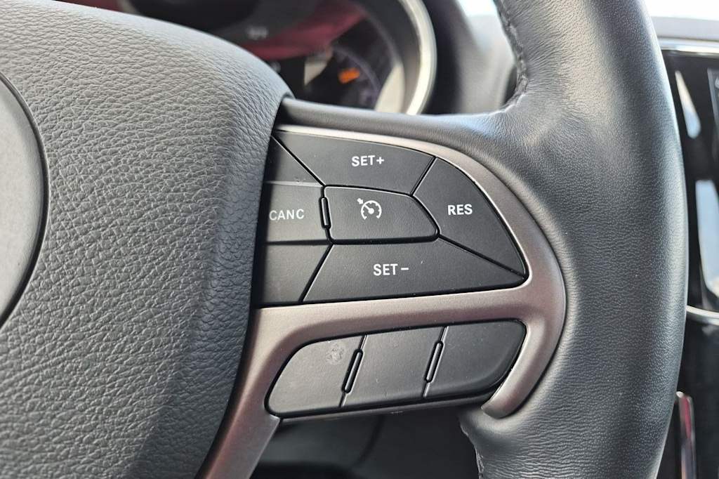 Thumbnail: 2020 Jeep Grand Cherokee - 30