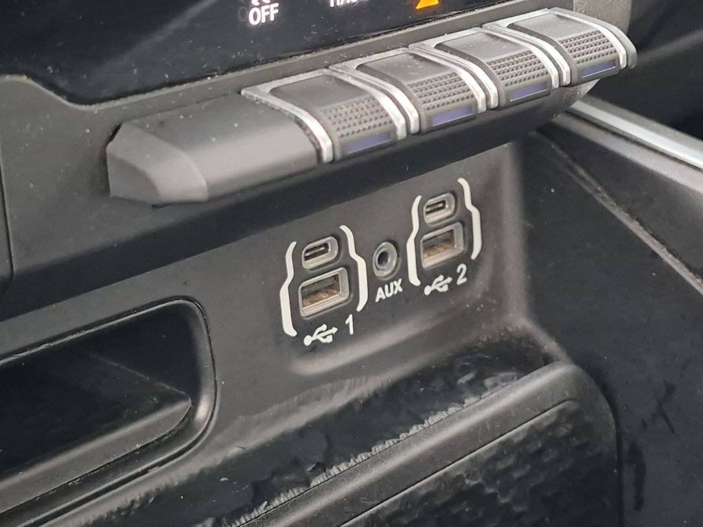 Thumbnail: 2020 RAM 1500 - 32
