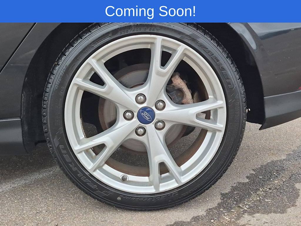 Thumbnail: 2015 Ford Focus - 8
