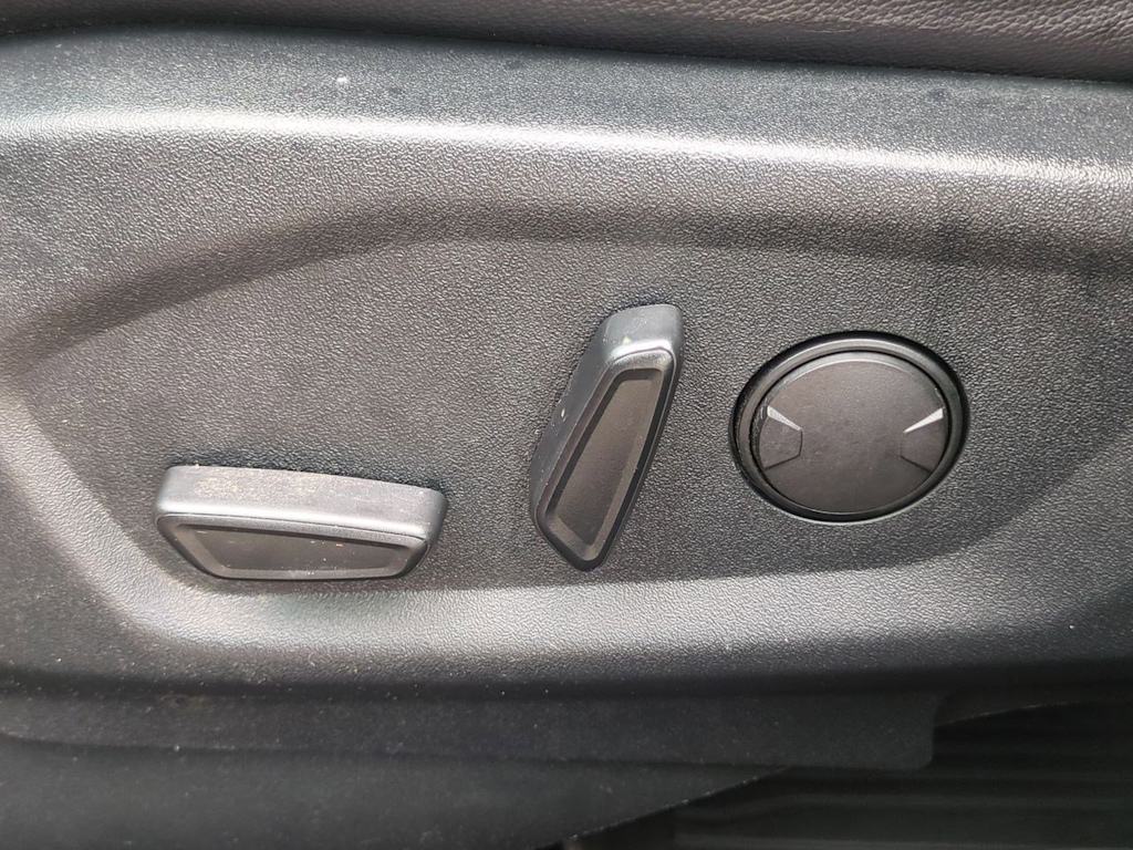 Thumbnail: 2019 Ford Explorer - 25