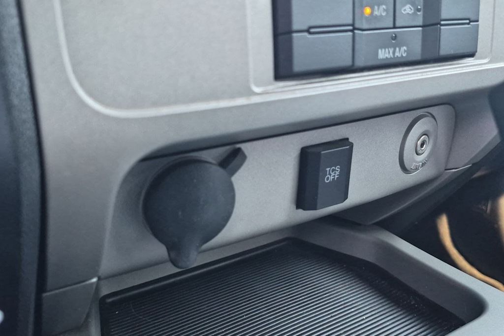 Thumbnail: 2011 Ford Escape - 30