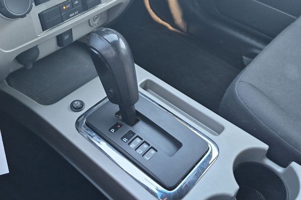 Thumbnail: 2011 Ford Escape - 31