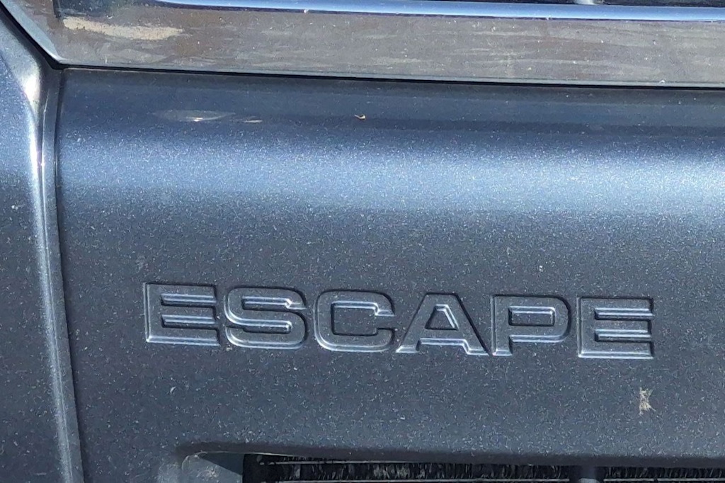 Thumbnail: 2011 Ford Escape - 24