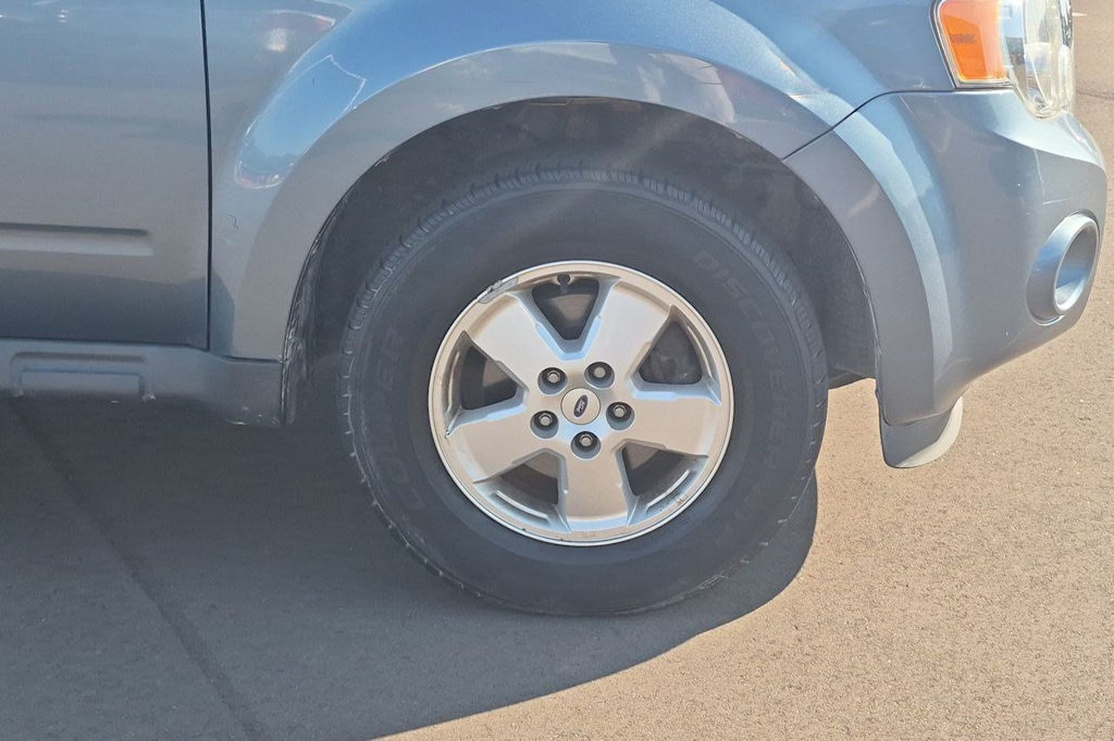 Thumbnail: 2011 Ford Escape - 8