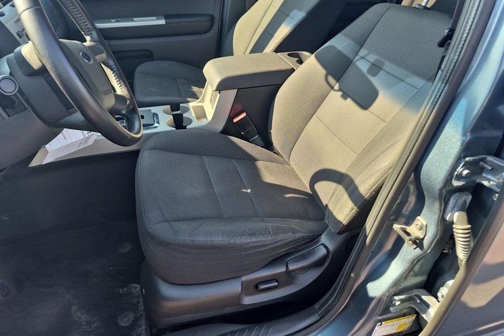 Thumbnail: 2011 Ford Escape - 11