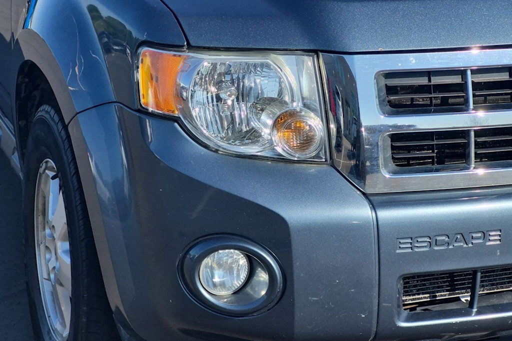 Thumbnail: 2011 Ford Escape - 23