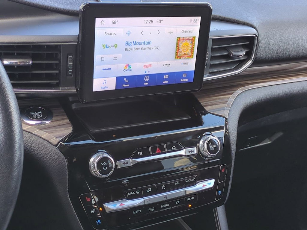 Thumbnail: 2022 Ford Explorer - 14