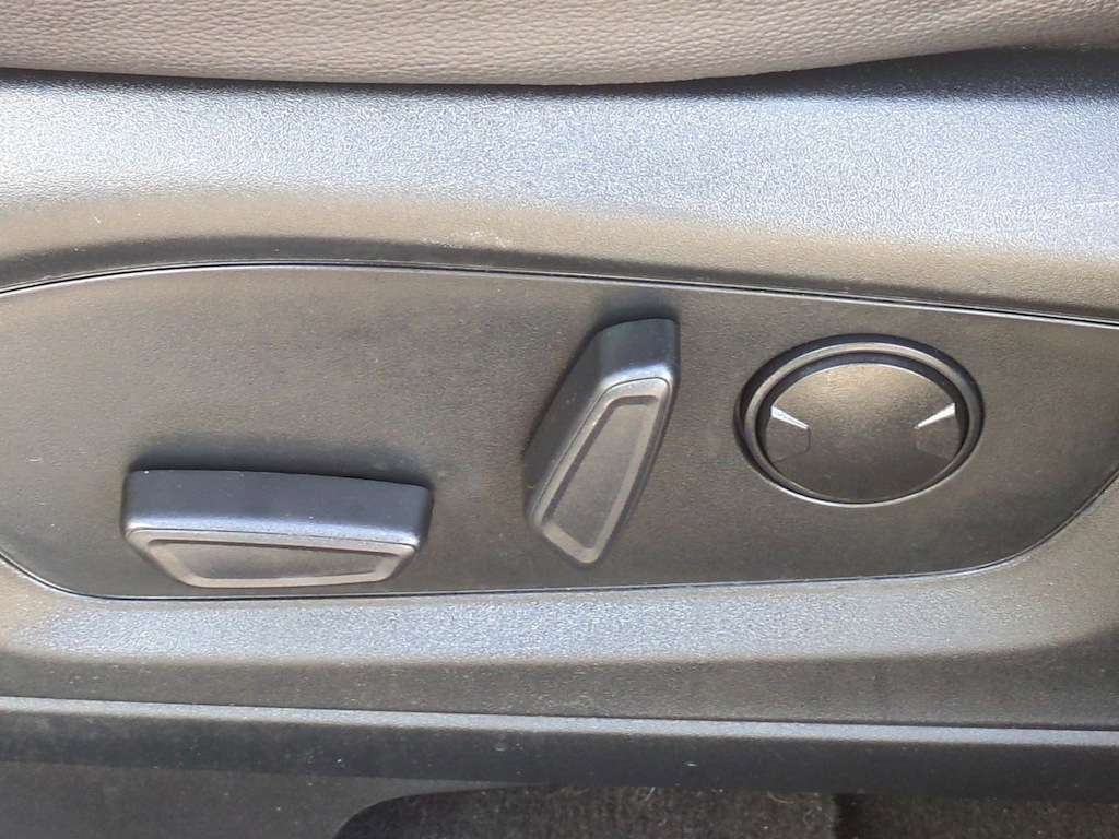 Thumbnail: 2022 Ford Explorer - 25