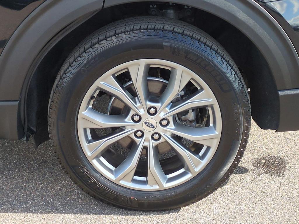 Thumbnail: 2022 Ford Explorer - 8