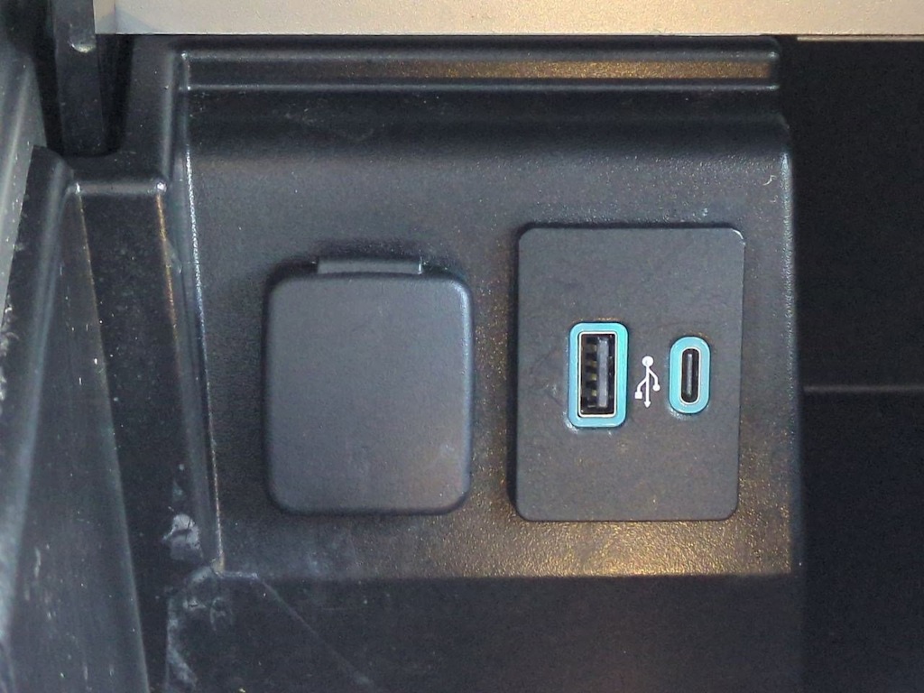 Thumbnail: 2022 Ford Explorer - 37