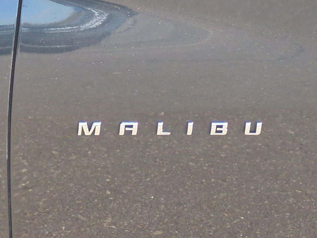 Thumbnail: 2018 Chevrolet Malibu - 24