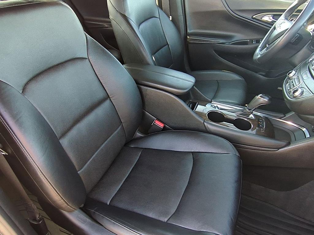 Thumbnail: 2018 Chevrolet Malibu - 11