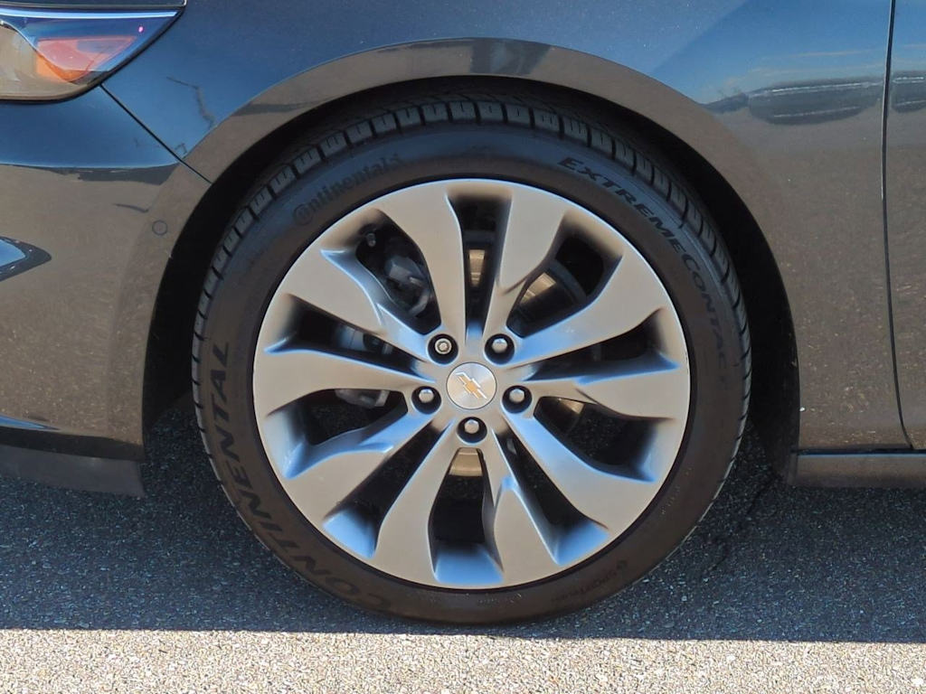 Thumbnail: 2018 Chevrolet Malibu - 8