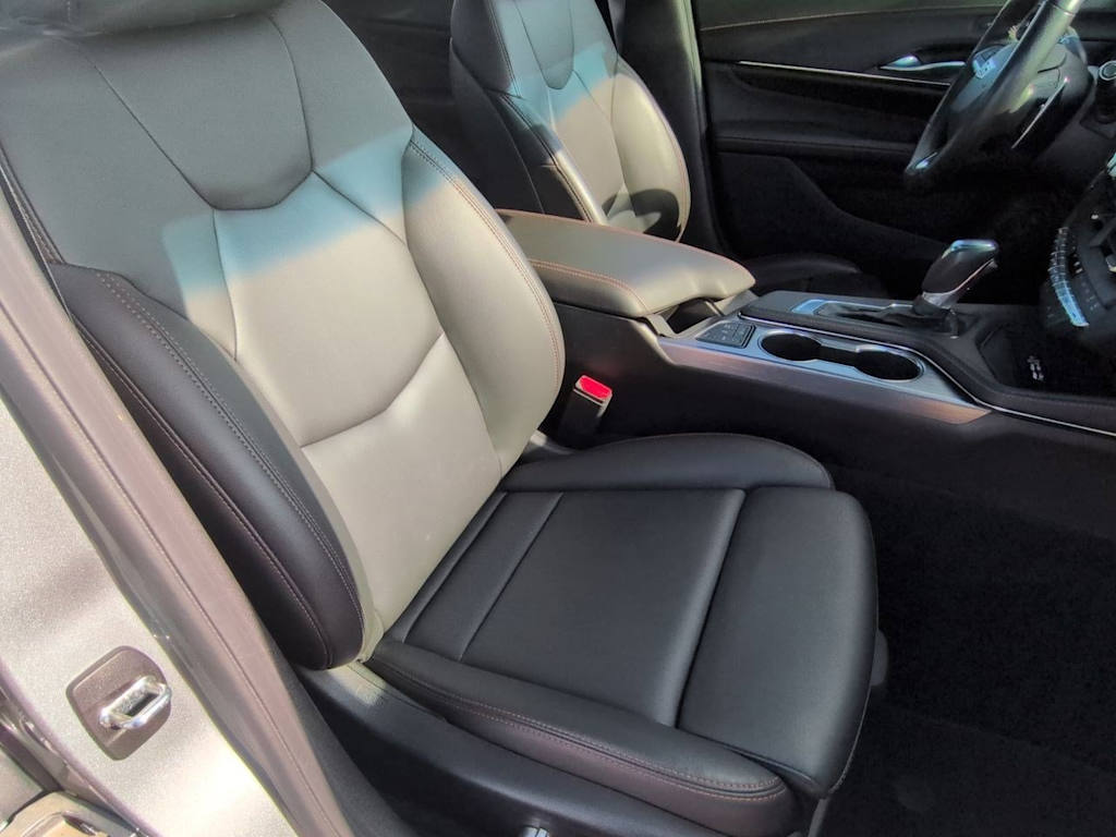 Thumbnail: 2023 Cadillac CT4 - 11