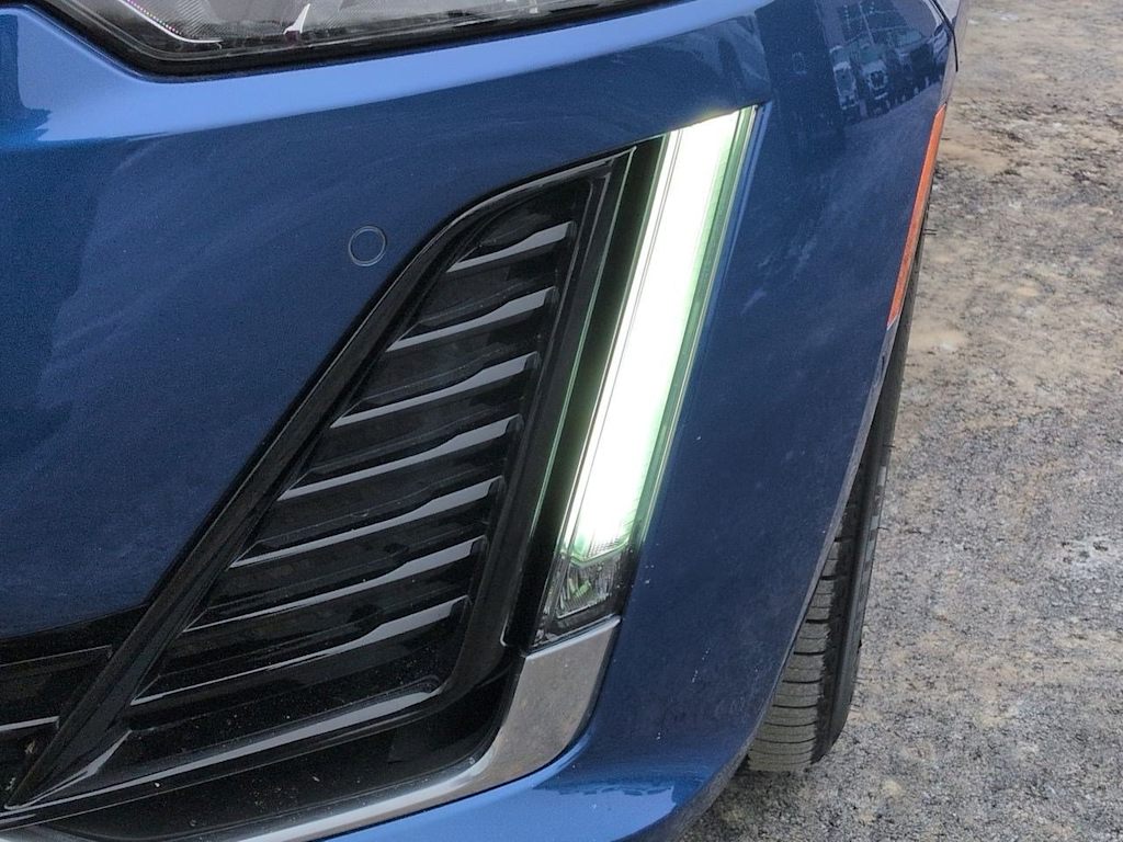 Thumbnail: 2023 Cadillac CT5 - 22