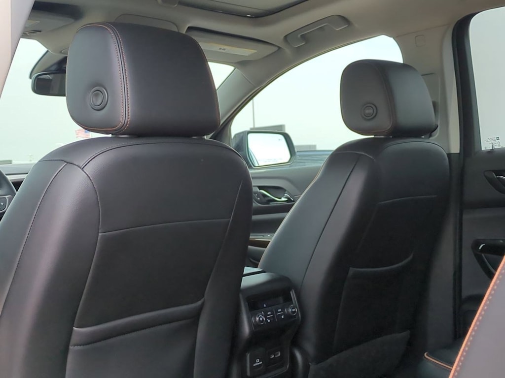2022 GMC Acadia AT4 13