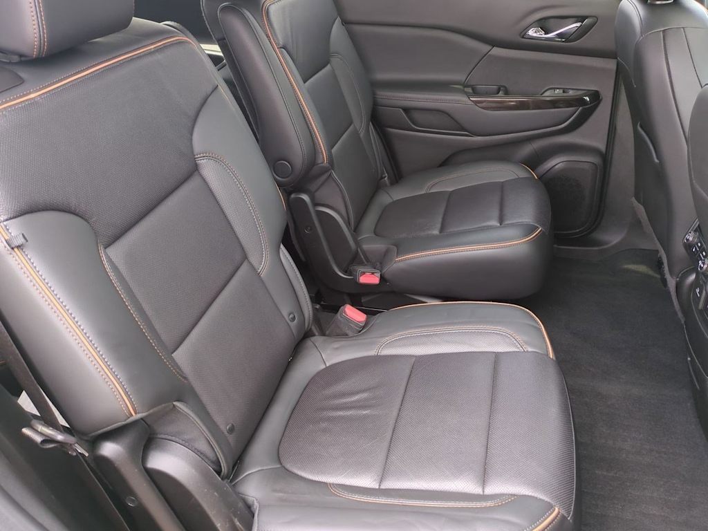 2022 GMC Acadia AT4 28