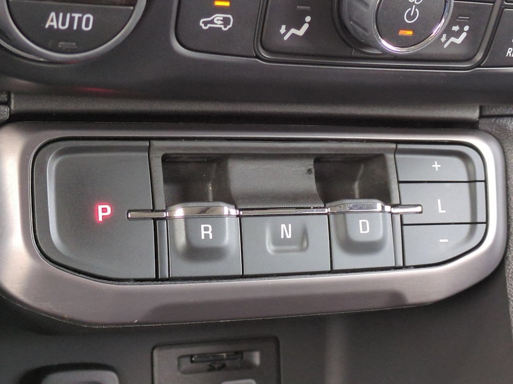 2022 GMC Acadia AT4 37