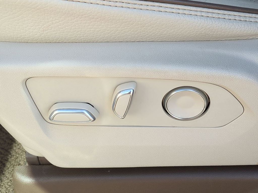 Thumbnail: 2021 GMC Yukon XL - 26