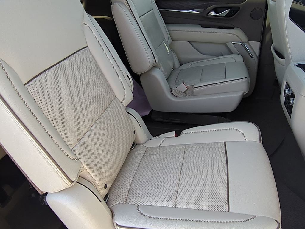 Thumbnail: 2021 GMC Yukon XL - 28