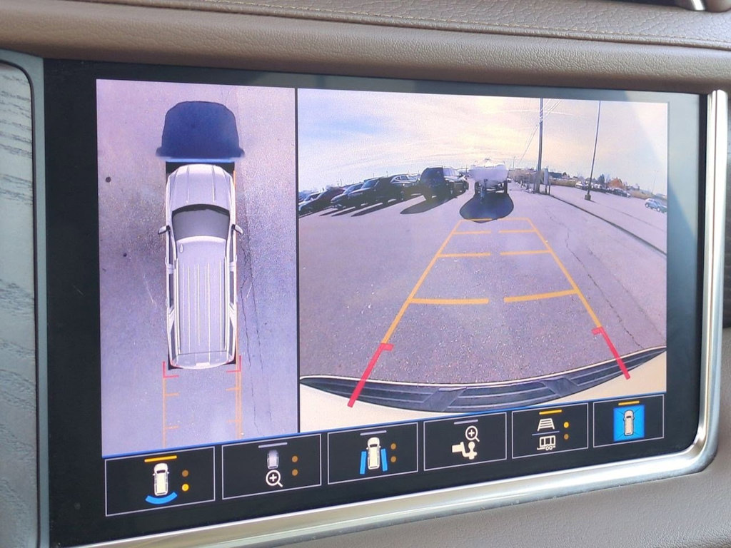 Thumbnail: 2021 GMC Yukon XL - 36