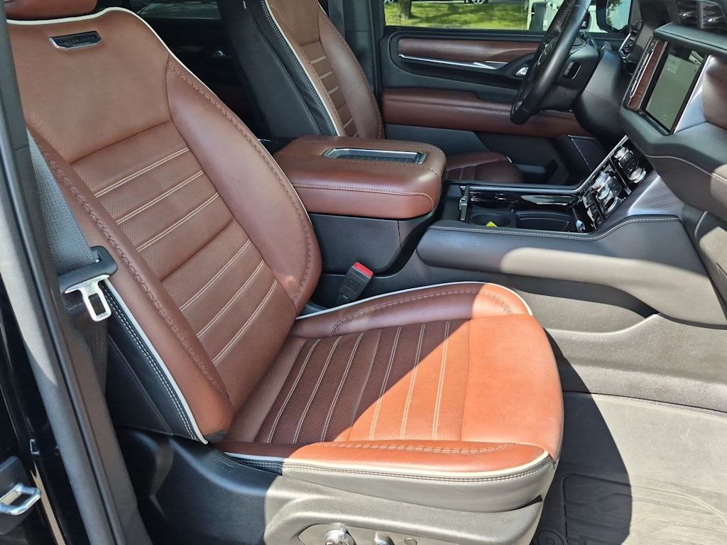 Thumbnail: 2023 GMC Yukon XL - 30