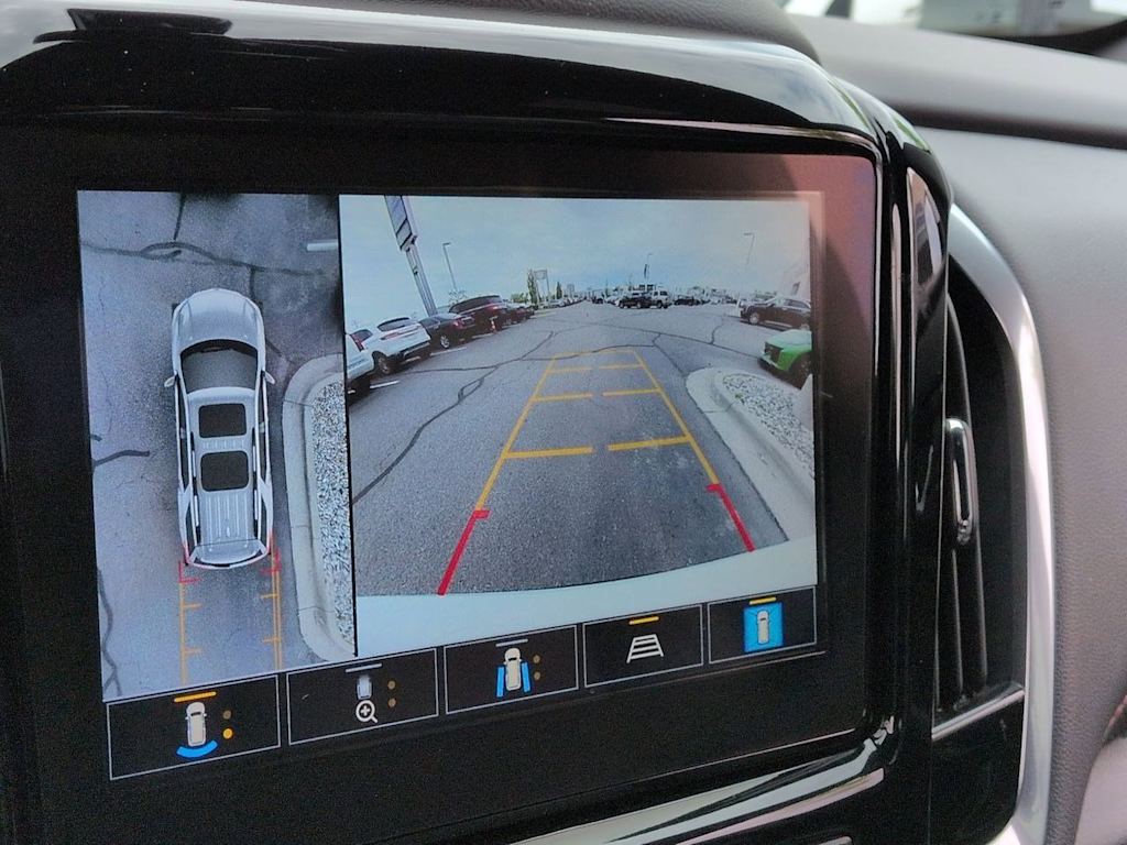 Thumbnail: 2023 Chevrolet Traverse - 31