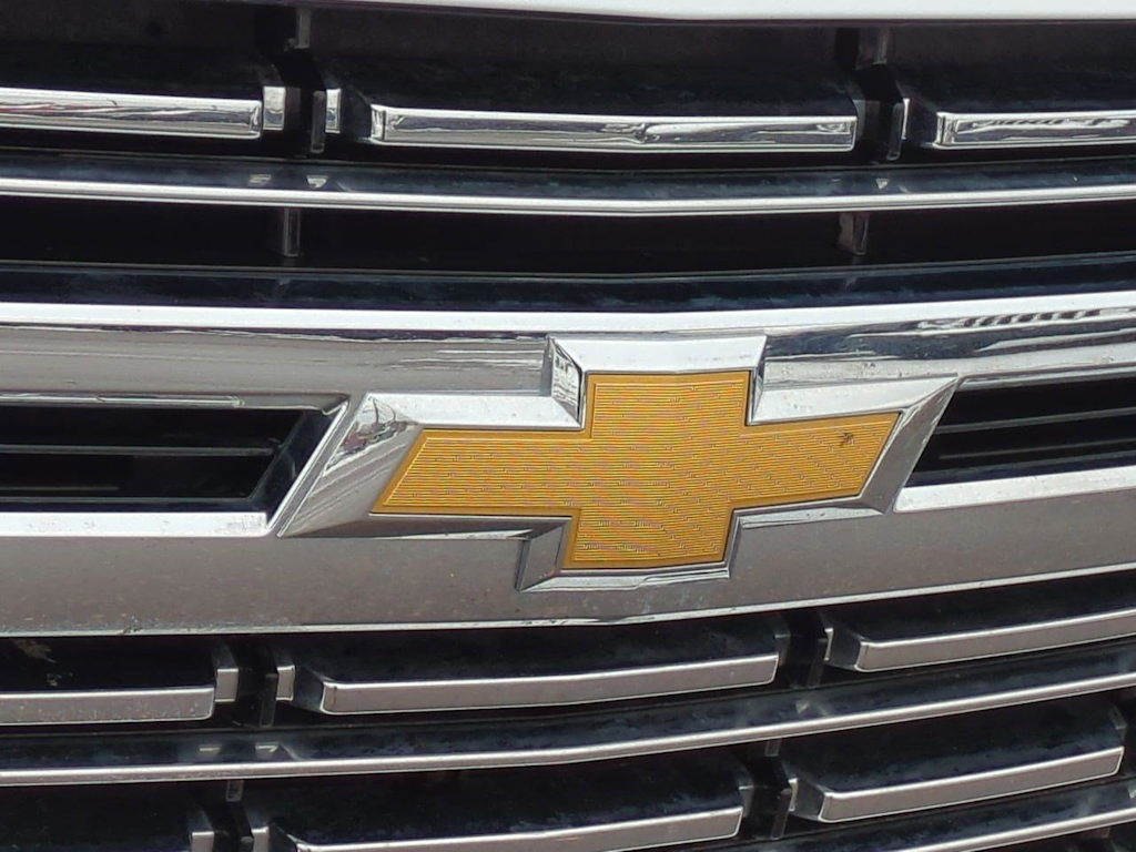 Thumbnail: 2023 Chevrolet Suburban - 24