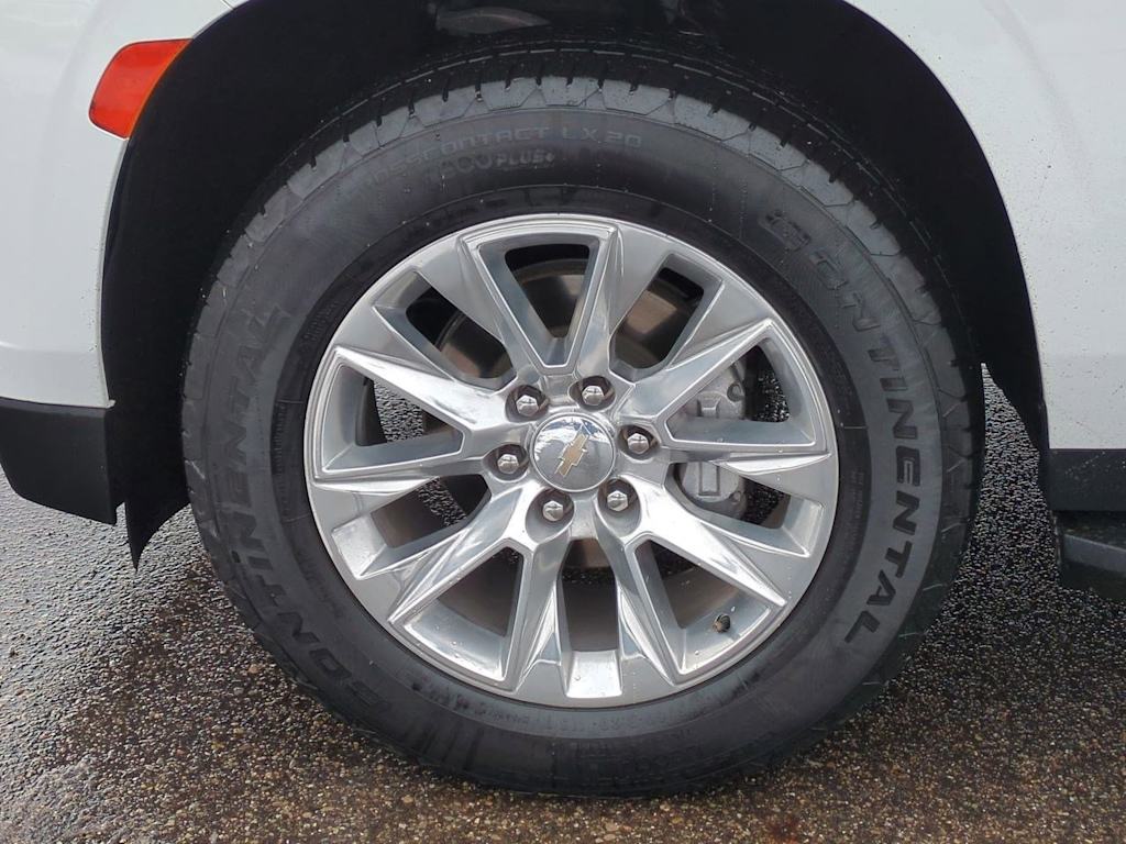 Thumbnail: 2023 Chevrolet Suburban - 8