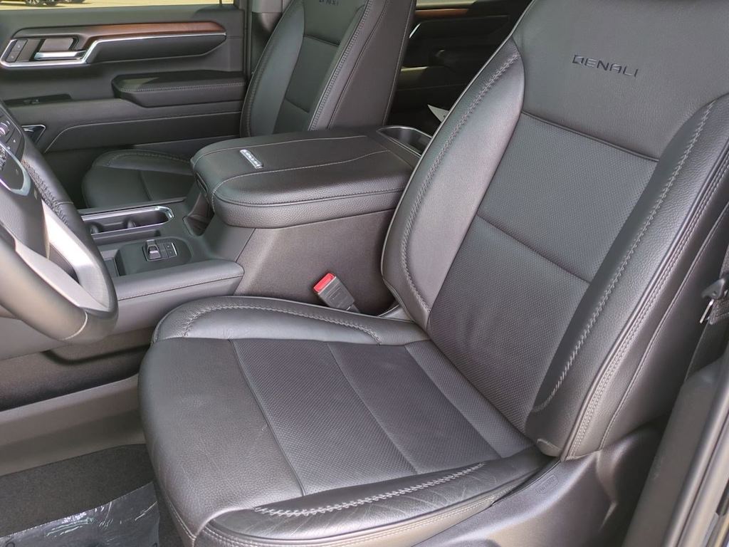 2024 GMC Sierra 2500 Denali 11