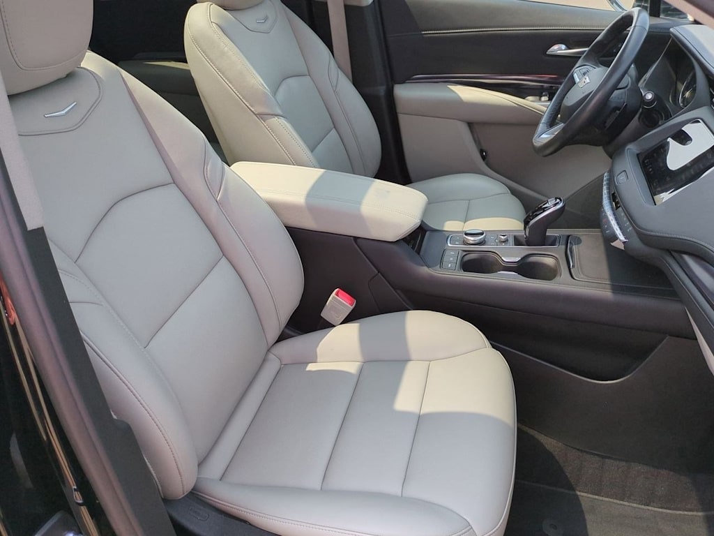 Thumbnail: 2022 Cadillac XT4 - 29