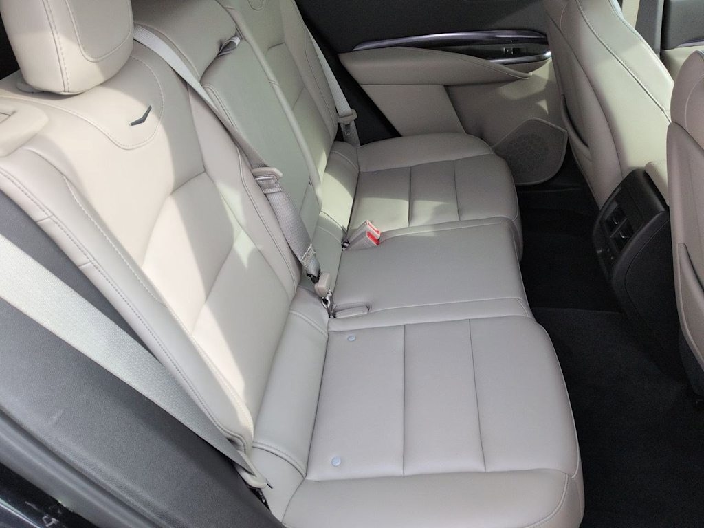 Thumbnail: 2023 Cadillac XT4 - 26