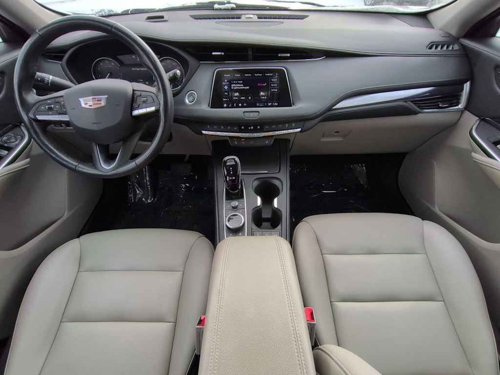 Thumbnail: 2023 Cadillac XT4 - 10