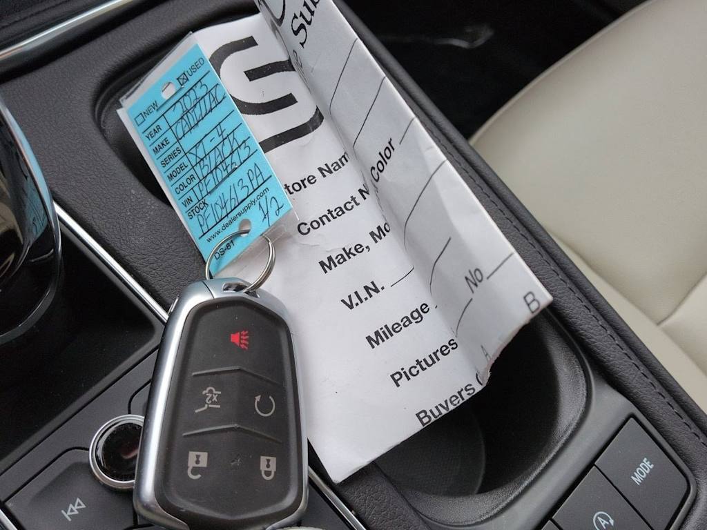 Thumbnail: 2023 Cadillac XT4 - 34