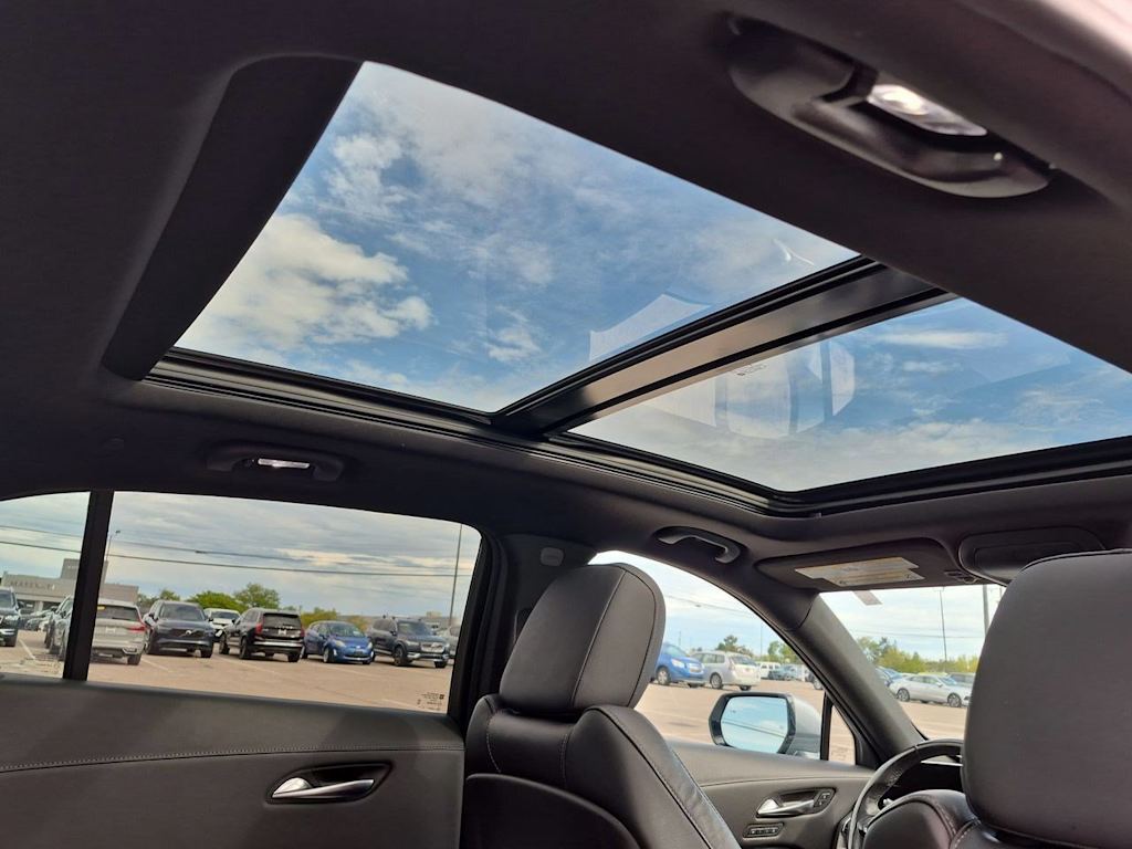 Thumbnail: 2024 Cadillac XT4 - 30