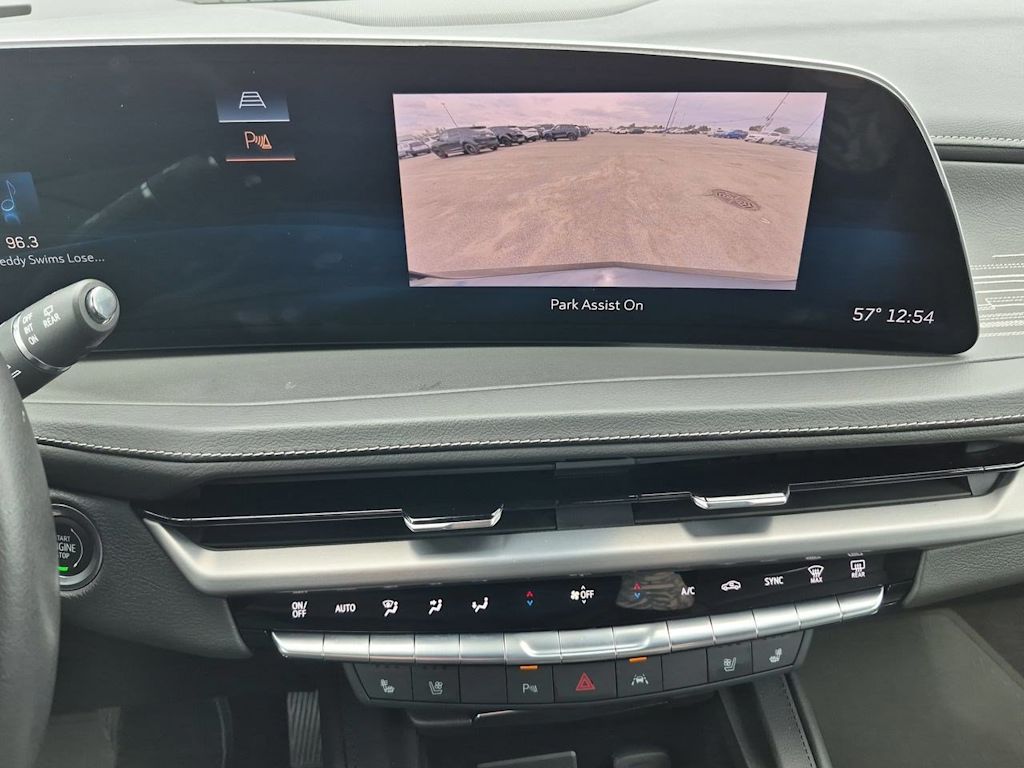 Thumbnail: 2024 Cadillac XT4 - 33
