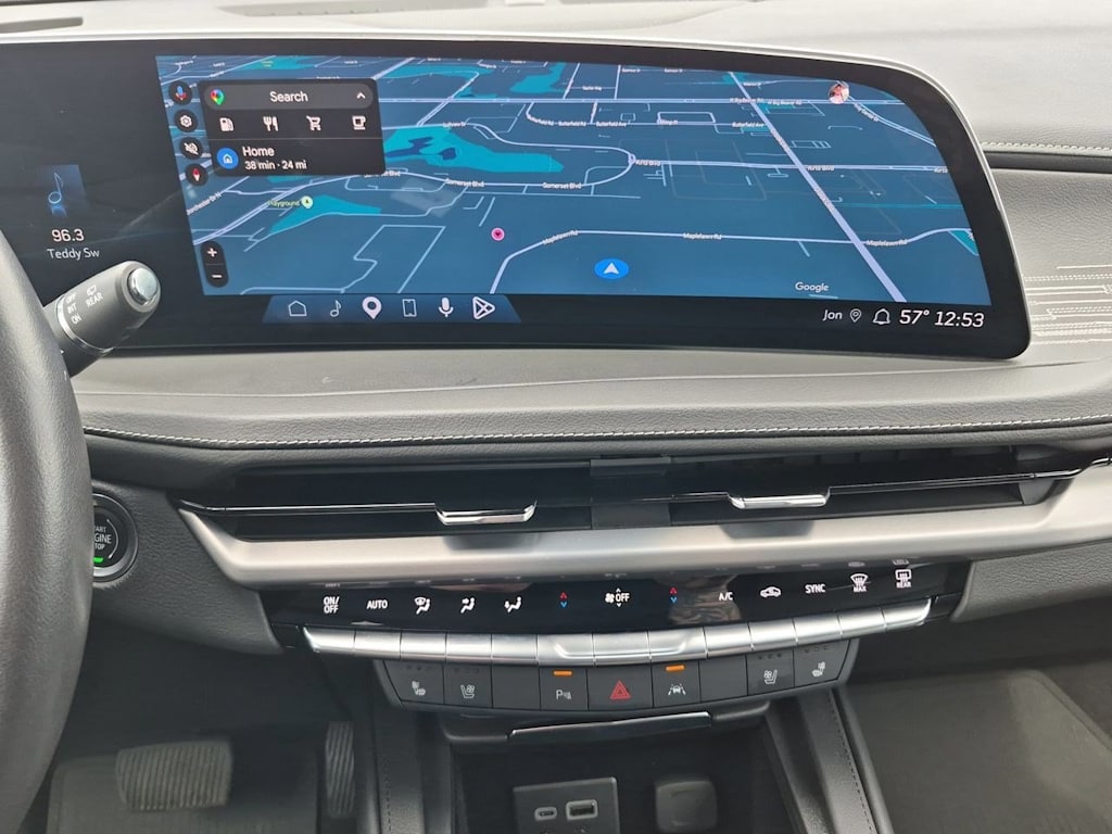 Thumbnail: 2024 Cadillac XT4 - 15