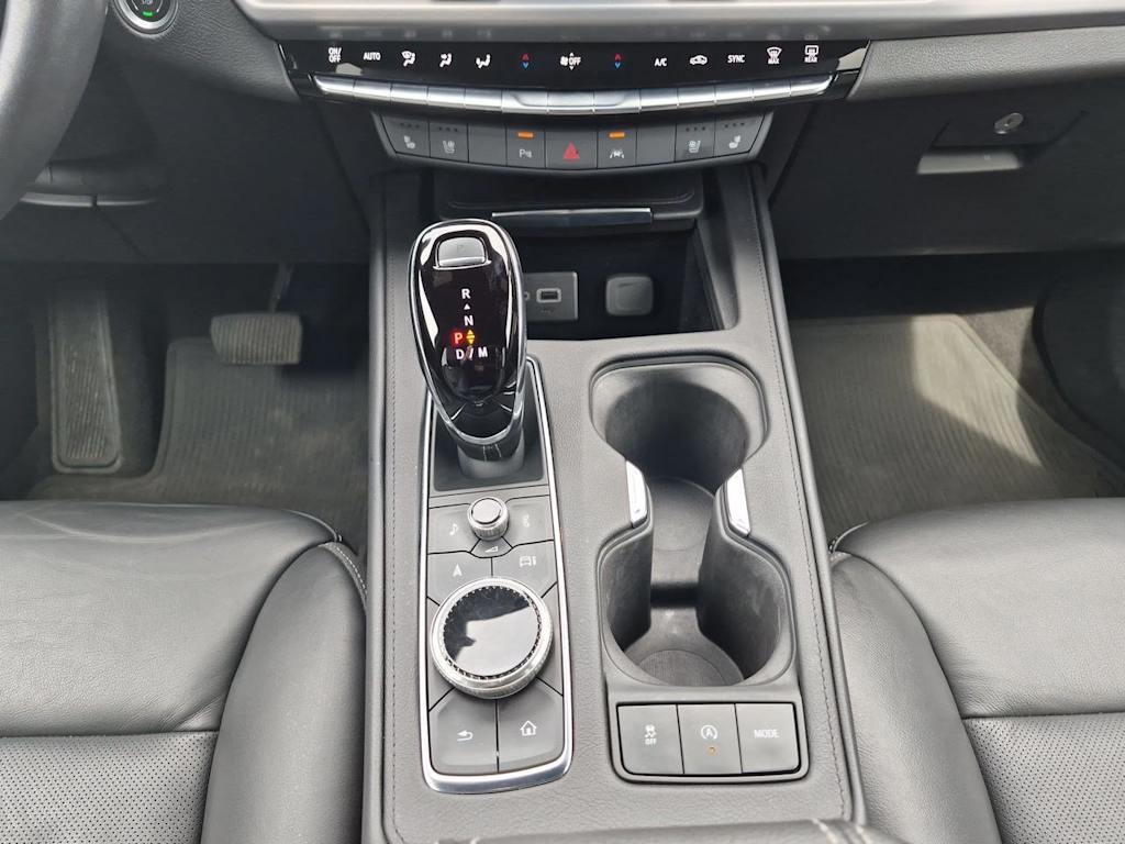Thumbnail: 2024 Cadillac XT4 - 16