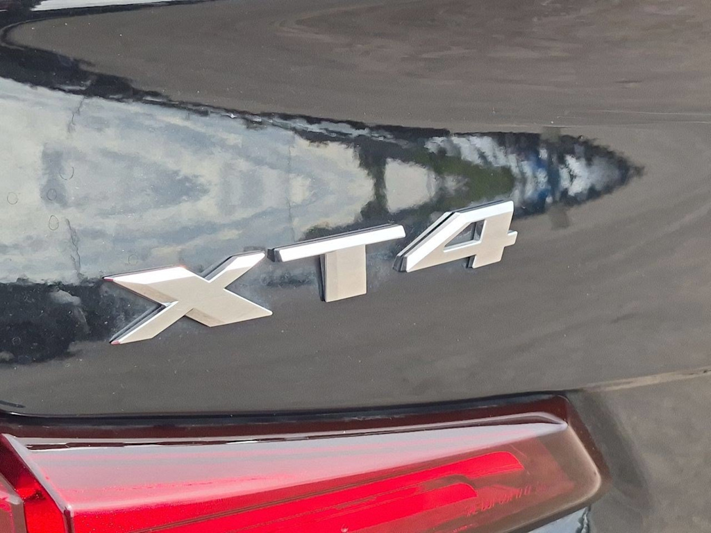 Thumbnail: 2024 Cadillac XT4 - 7