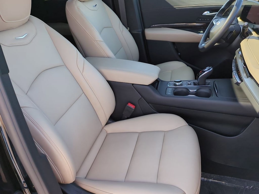 Thumbnail: 2024 Cadillac XT4 - 28