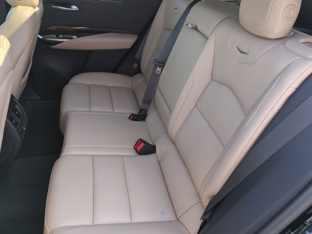 Thumbnail: 2024 Cadillac XT4 - 12