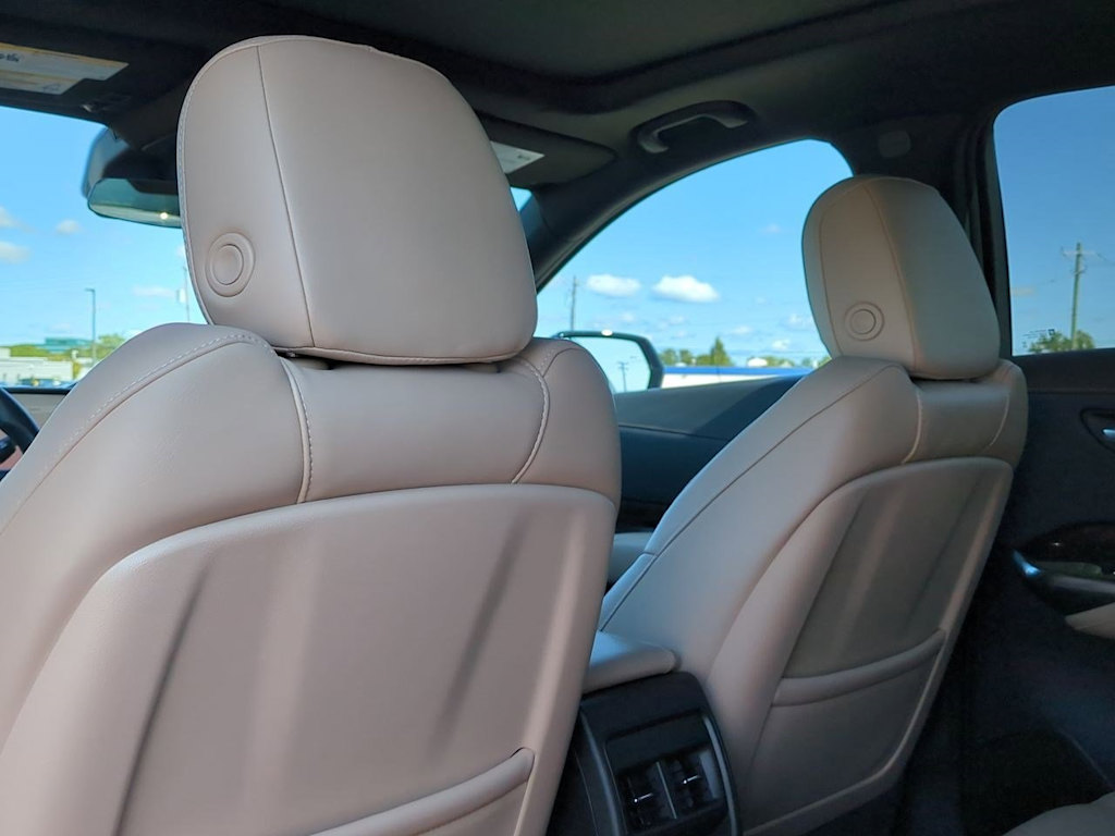 Thumbnail: 2024 Cadillac XT4 - 11