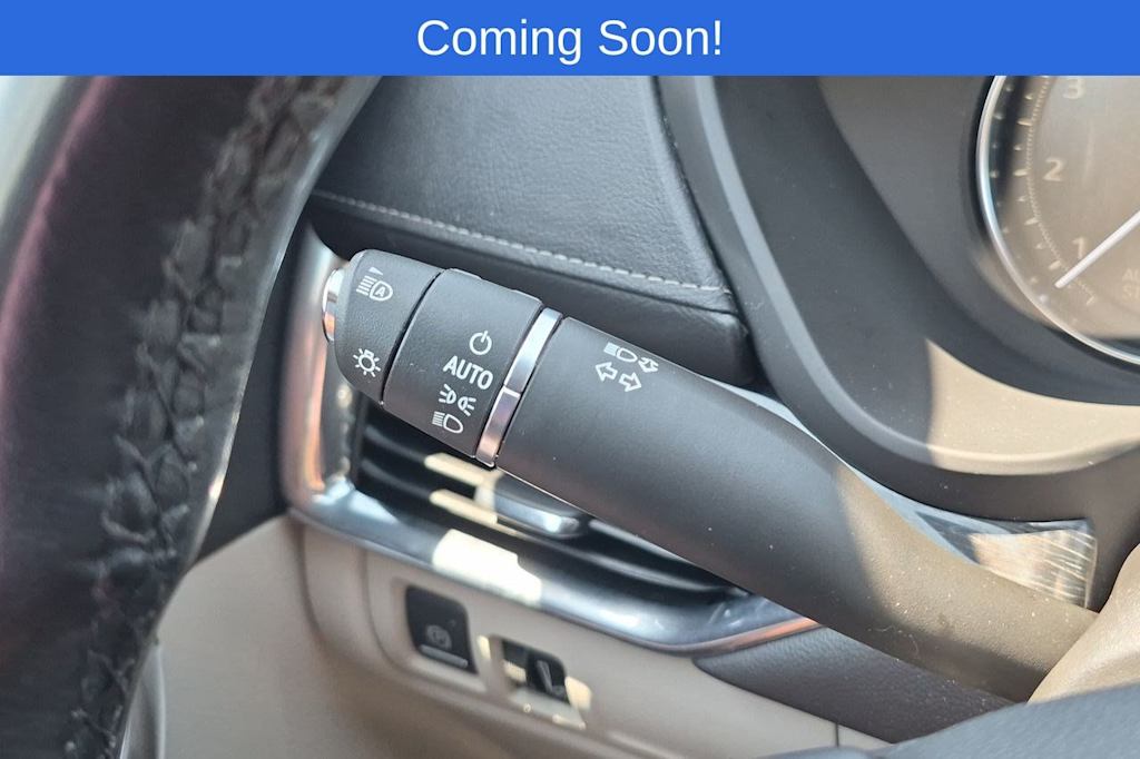 Thumbnail: 2021 Cadillac XT4 - 17