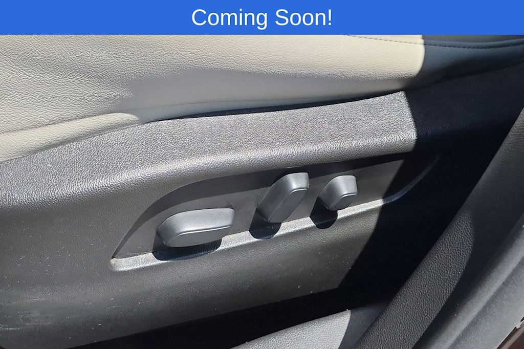 Thumbnail: 2021 Cadillac XT4 - 25