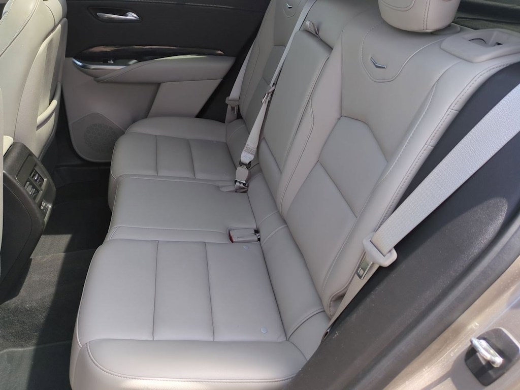 Thumbnail: 2022 Cadillac XT4 - 28