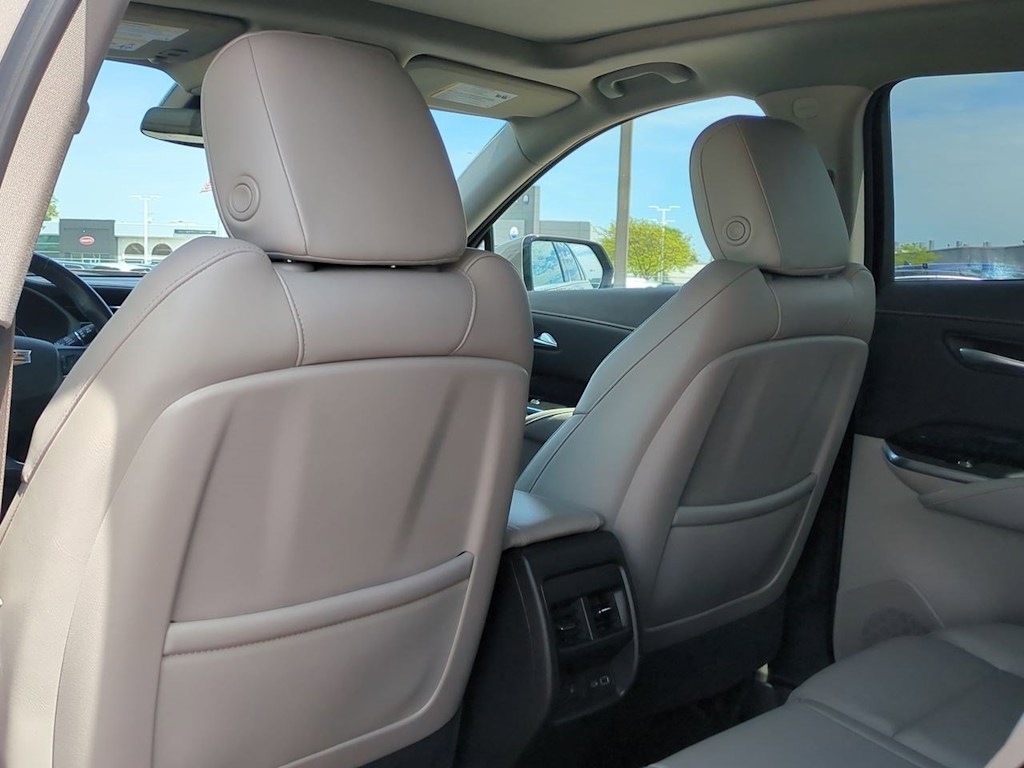 Thumbnail: 2022 Cadillac XT4 - 13