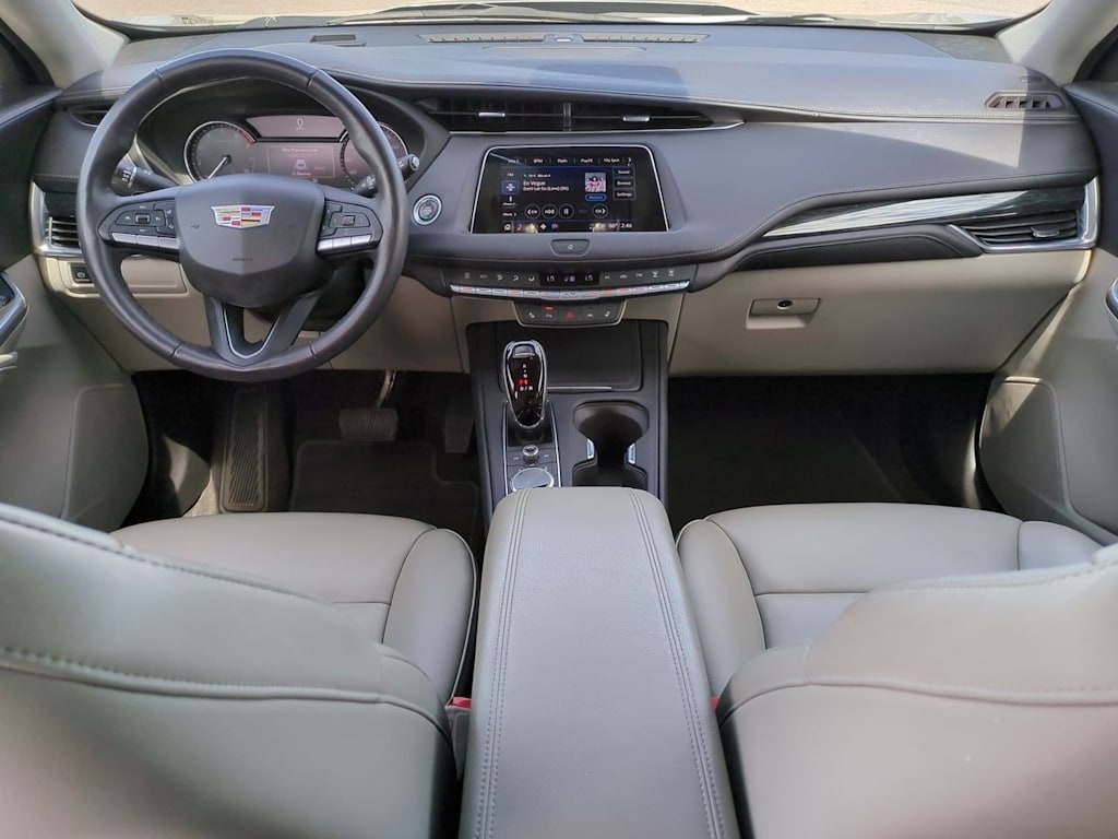 Thumbnail: 2022 Cadillac XT4 - 10