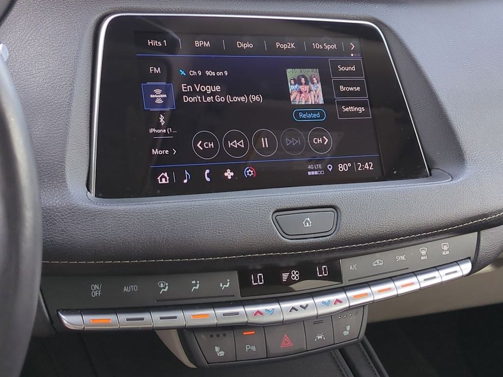 Thumbnail: 2022 Cadillac XT4 - 15