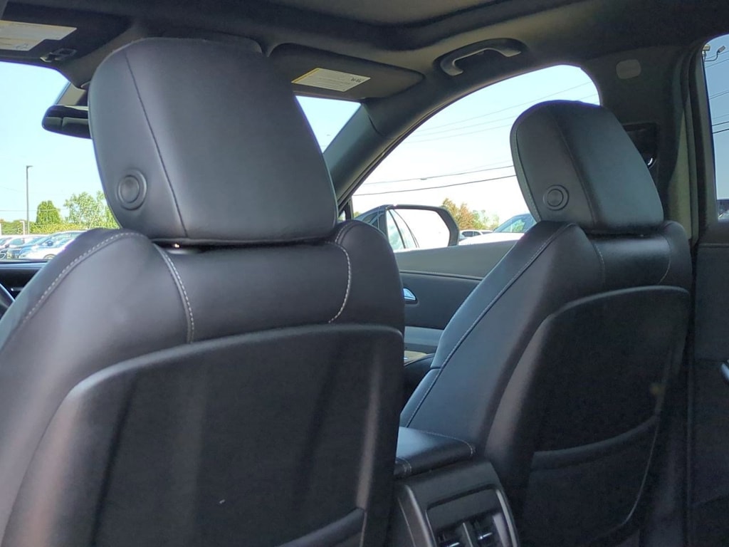 Thumbnail: 2023 Cadillac XT4 - 12